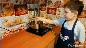 Суп фасолевый с тушенкой. Очень вкусный и быстрый суп из консервированной фасоли. Готовят Дети.