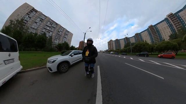 Рано утром на работу на моноколесе смотреть онлайн