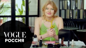 Что в сумке у Ульяны Добровской? | Vogue Россия