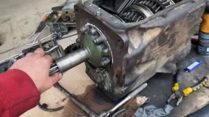 Найдена причина поломки кпп на Mercedes 814