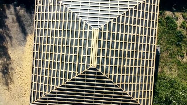 Монтаж вальмовой кровли гаража с высоты смотреть онлайн