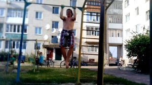 Подтягивания на турнике с отягощением. Мой рекорд.