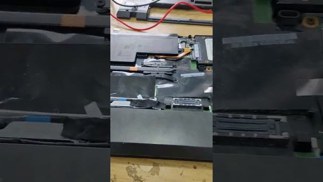 ноутбук Lenovo ThinkPad t440s включается и сразу отключается (циклично) решили проблему смотреть онлайн