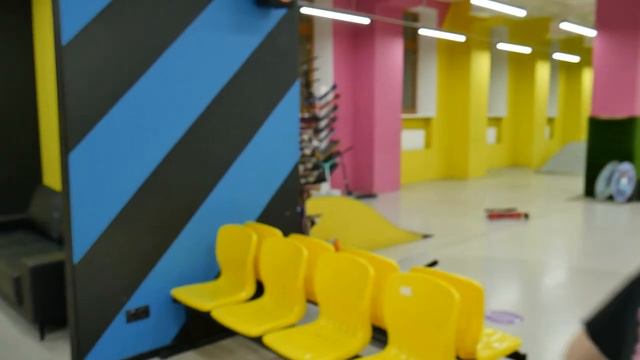 ⭐Тренировки по самокату в крытом скейт парке Москва ЦДМ метро Лубянка #крытыйскейтпарк смотреть онлайн