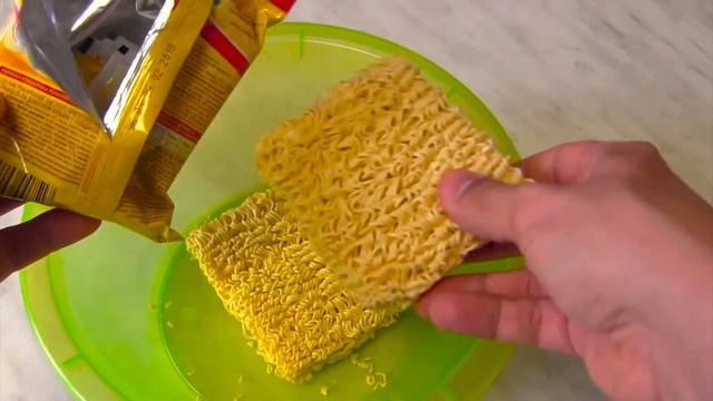 ОБЩАЖНЫЙ ПОВАР! БОМЖ САЛАТ! ( Очень вкусный и дешевый)- КУХНЯ СТУДЕНТА. смотреть онлайн