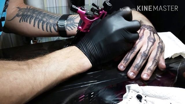 Tattoo Bony Hand смотреть онлайн