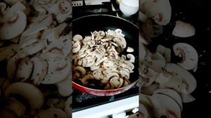 ВКУСНЕЙШИЙ САЛАТ НА НОВЫЙ ГОД! НАМНОГО КРУЧЕ ЧЕМ ОЛИВЬЕ ! ПРОСТОЙ И ВКУСНЫЙ САЛАТ ДИРЕКТОРСКИЙ !