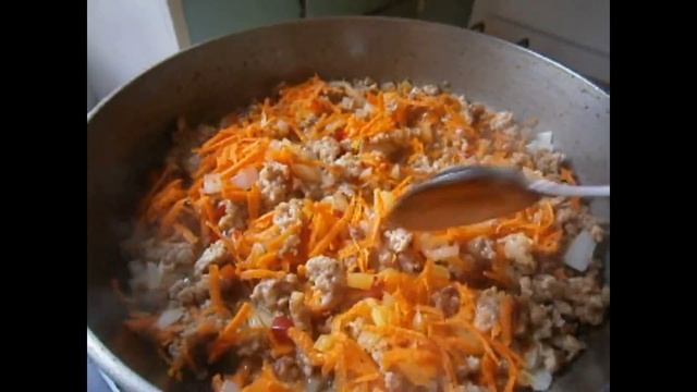 ТУШЕННАЯ КАПУСТА С СОЕЙ И ФАРШЕМ В ТОМАТНО - СМЕТАННОМ СОУСЕ!!! смотреть онлайн