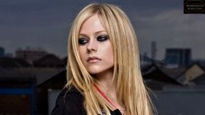 Avril Lavigne вернулась к своим поп-панк корням в альбоме «Love Sux»