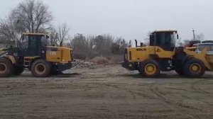 XCMG LW300FN vs SDLG LG933L