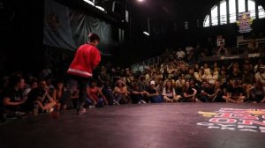 B-Girl Maess’one vs. B-Girl Zouza | Top 8 | Red Bull BC One Cypher France 2022