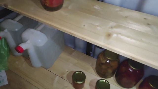 Осмотр пластикового погреба Tingard весной после схода снега. смотреть онлайн