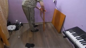 Складной угловой стол. Из стола раскладушки.