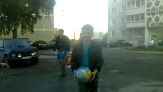 Мой друг кидает мяч хи хи ржака смотреть онлайн