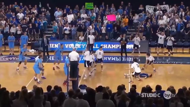 ВОТ КАК НАДО ИГРАТЬ В ВОЛЕЙБОЛ / HOW TO PLAY VOLLEYBALL смотреть онлайн