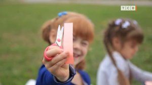 Как научить ребенка резать ножницами