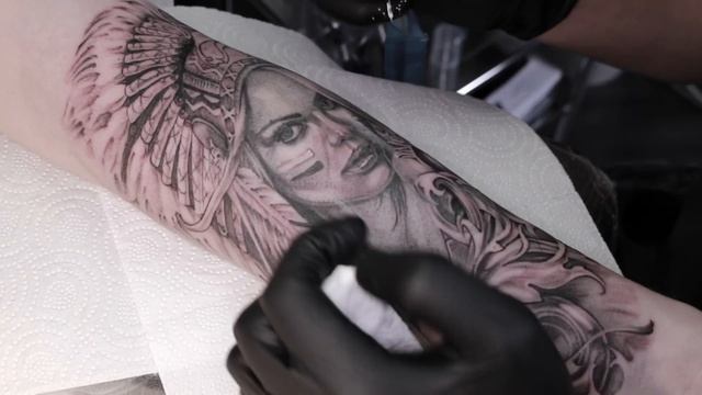 Мини-таймлапс и девочка Чероки | Cherokee girl tattoo смотреть онлайн