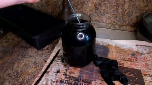 результат окрашивания бумажных трубочек красителем для ткани.