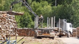 Как быстро в одиночку разгрузить лесовоз?