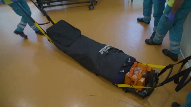 This Evacuation Mat is designed for paramedics to reduce physical strain: S-CAPEPLUS® Inflatable смотреть онлайн