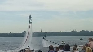 Танцы на струя воды