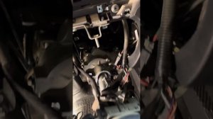 Калина 2 постоянно горит поворотник.