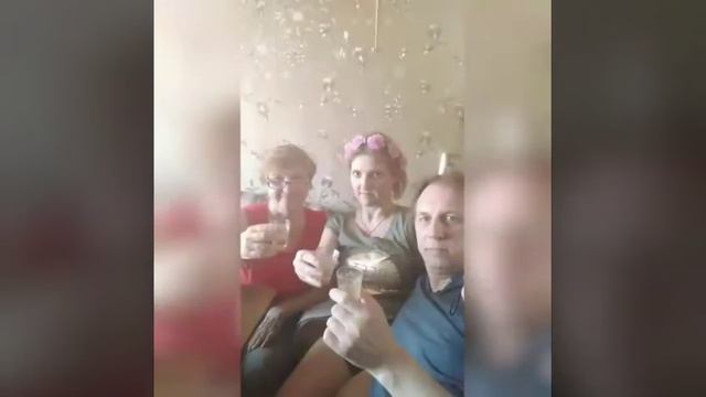 Первомай на самоизоляции смотреть онлайн