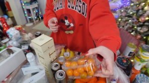 Vlogmas 30 ЗАКУПИЛИСЬ К НОВОГОДНЕМУ СТОЛУ И УЖЕ НАЧИНАЕМ ГОТОВИТЬ !