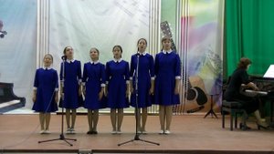 Вокальный ансамбль "Глория" А. Петров "Песня о материнской любви"