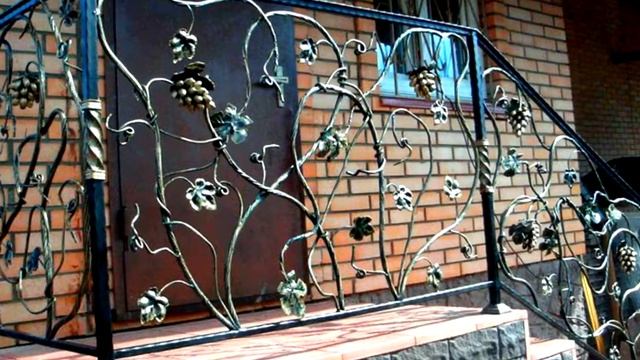Входное крыльцо металлические перила ковка с виноградом лоза смотреть онлайн