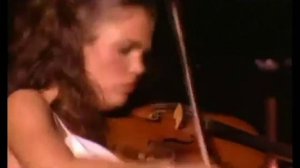 Квартет БОНД. Соло Хэйли Эккер. Узнаёте наше, русское? (фрагмент выступления)