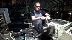 Приспособление для выпрессовки втулки шатуна.