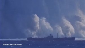 Подводный взрыв атомной бомбы в океане