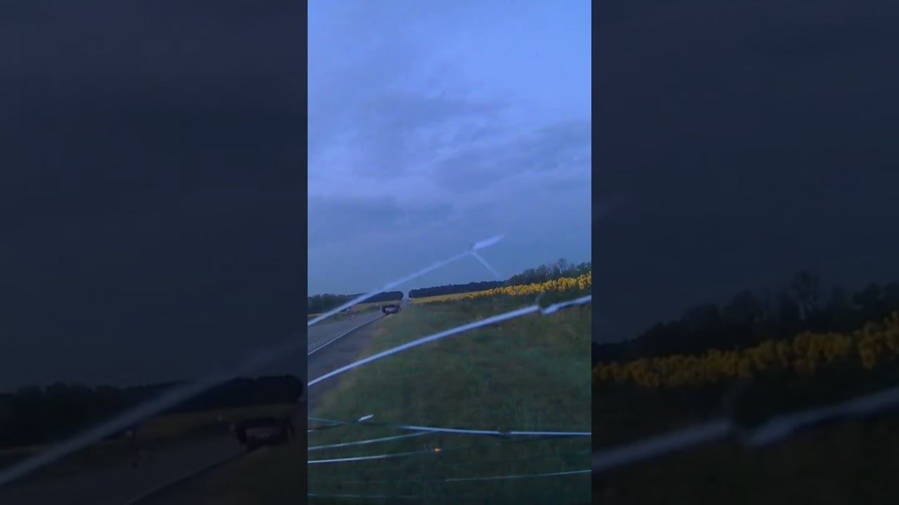 дорога в Крым.у зерновоза оторвалась колесная пара.