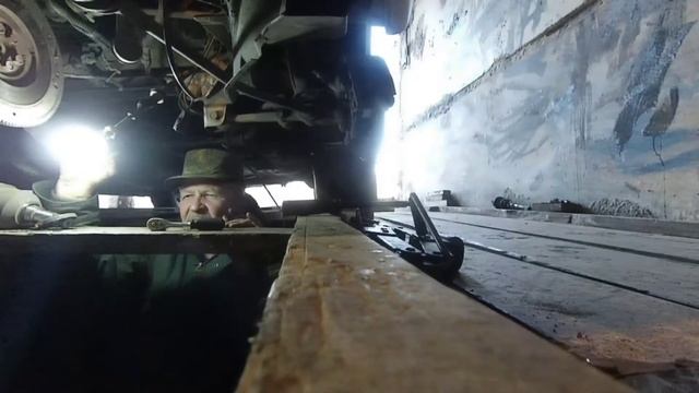 Почему машина дергается при трогание с места!? |Дрожит так что кажется что развалится вся машина ! смотреть онлайн