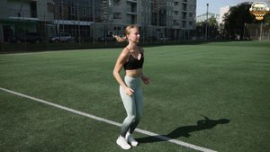 Высокие прыжки в отскок на месте