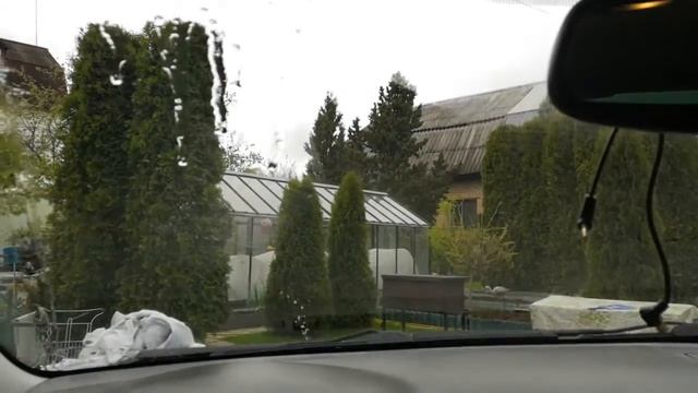 Процесс демонтажа и монтажа новых форсунок омывателя лобового стекла. смотреть онлайн