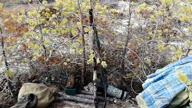 Неприметный скрадок на болоте для охоты на гуся.