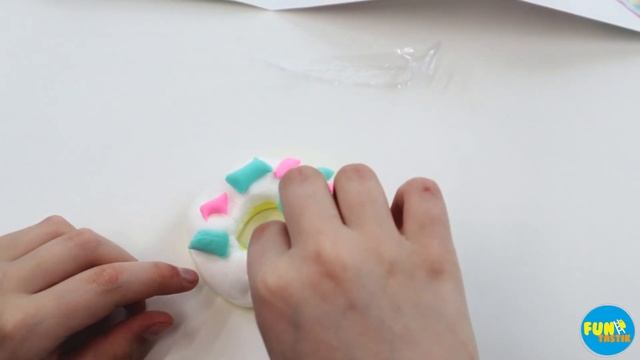 ЯНА И СОНЯ ЛЕПЯТ ПОНЧИКИ с набором "Весёлая выпечка" от компании Genio Kids! смотреть онлайн