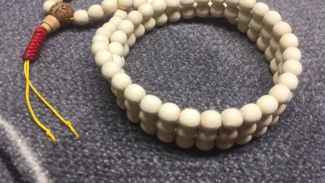 Чётки из мощного бука, 108 бусин, d~8 мм, L~44 см, центральная бусина из "семени Бодхи", смотреть онлайн