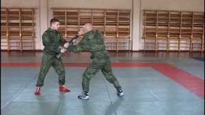 Упражнение 26. Освобождение от захвата противником автомата (НФП-2009)