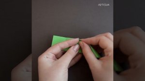 Оригами игрушка за минуту ? Прыгающая гусеница из бумаги #shorts Origami Jumping Fidget Toy