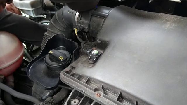 How To Replace Oil Pressure Sensor Switch VW Crafter 2.0 TDI Easy Fix For An Awkward Repair смотреть онлайн