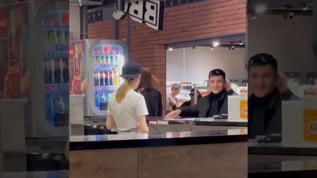 Блогер Баяман 8-марта мигрант эжекелерин куттуктады? смотреть онлайн