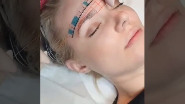 Построение формы бровей.Эскиз. смотреть онлайн