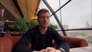 Американец переехал в Москву в 2023. Почему он называет Россию домом?