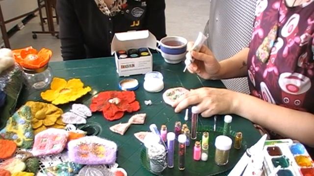 Мамина школа: "Про брошь с Дюймовочкой и семейное сотворчество". смотреть онлайн