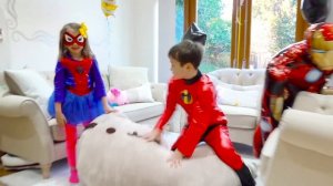 Макс и его подарки на День Рождения 9 лет