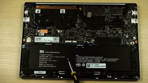 Обзор Xiaomi Mi Notebook Air 13.3"- часть 2 снимаем крышку