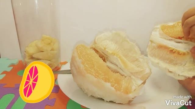 ПомелоКуклы готовят фруктовый смузиStayHome and cook WithMe